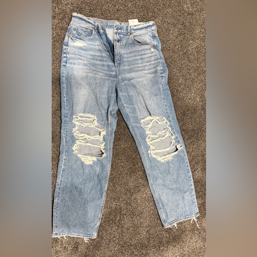 American Eagle Outfitters Light Blue Distressed Boyfriend Jeans